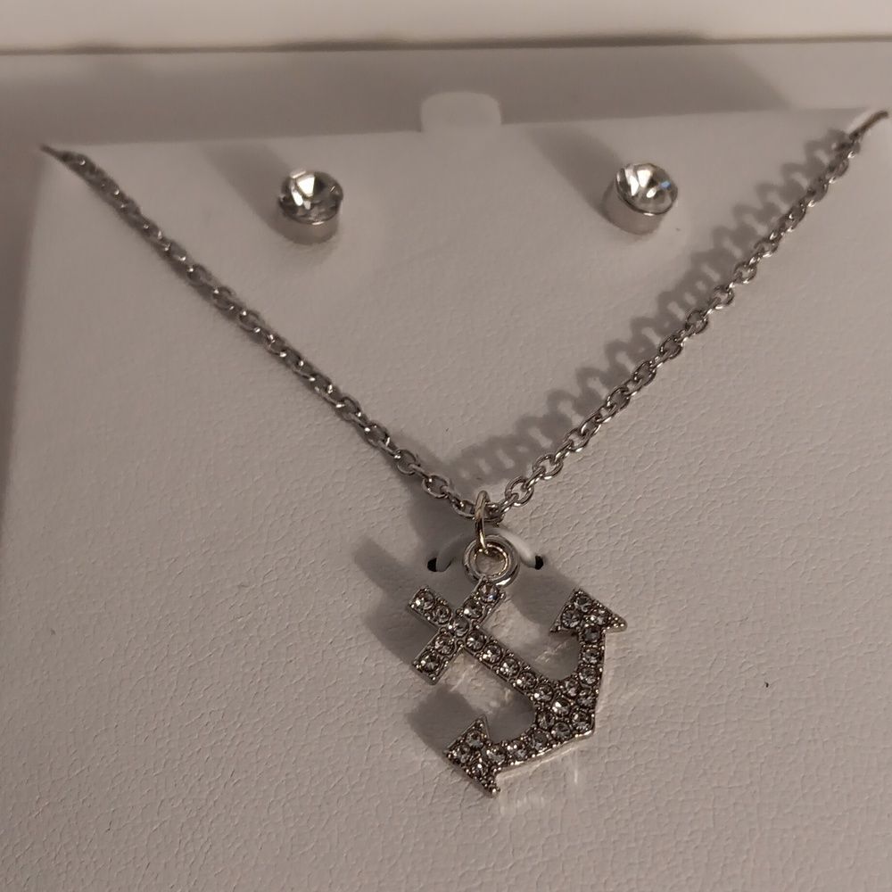 L & Co. Four piece Gift Set - Picture 3 of 6